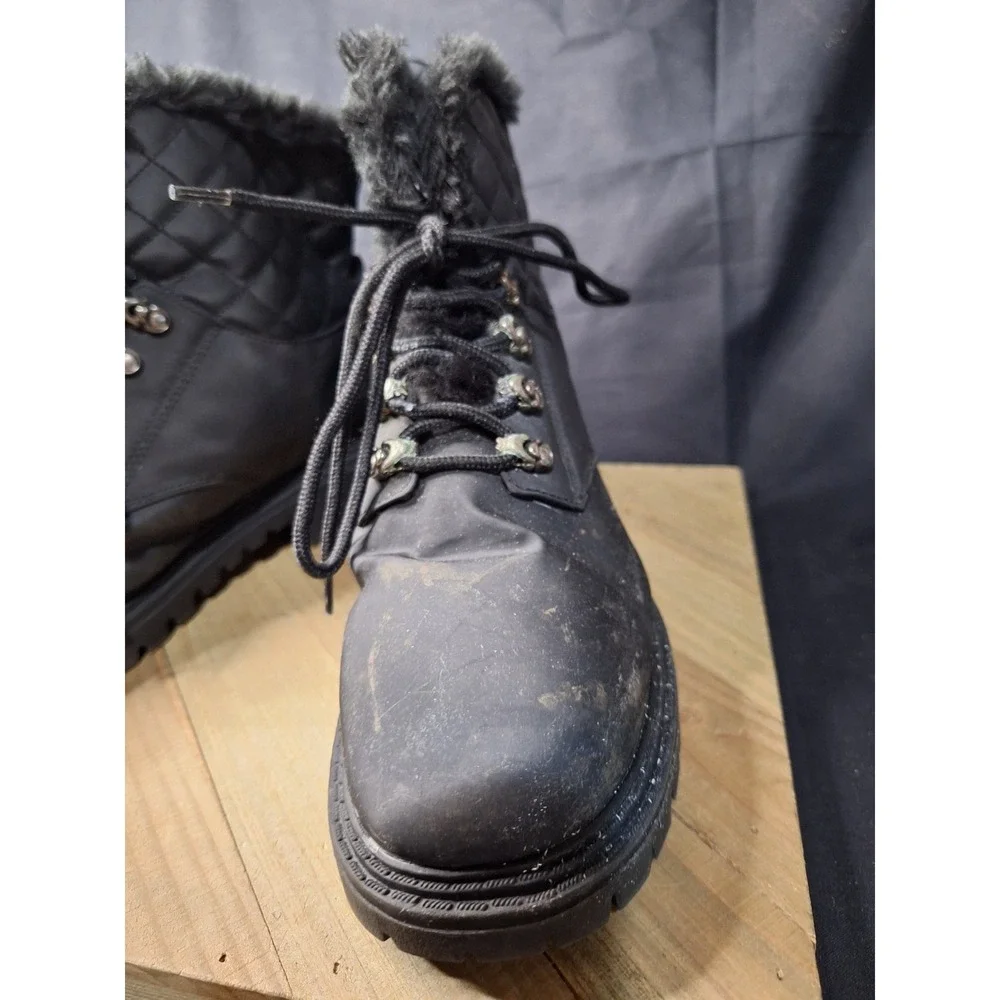 Khombu Black Quilted Faux Fur Lined Lace Up Winter Boots Lug Sole Womens size 10